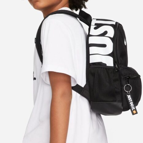 nike_y_nk_brsla_jdi_mini_bkpk_black_dr6091_010_4984.jpg nike_y_nk_brsla_jdi_mini_bkpk_black_dr6091_010_4984.jpg