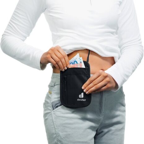 deuter_security_wallet_i_black_3950021_7000_2790.jpg deuter_security_wallet_i_black_3950021_7000_2790.jpg
