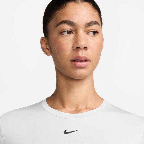 nike_w_nk_one_classic_df_ss_top_wt_ib9408_100_3142.jpg nike_w_nk_one_classic_df_ss_top_wt_ib9408_100_3142.jpg