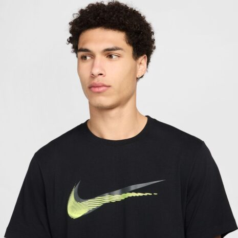 nike_m_nsw_tee_12mo_swsh_sp25_black_hq8092_010_4149.jpg nike_m_nsw_tee_12mo_swsh_sp25_black_hq8092_010_4149.jpg